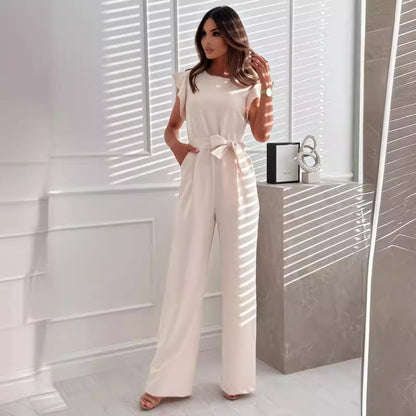 Elegant women's jumpsuit with ruffled columns Chic und Stil