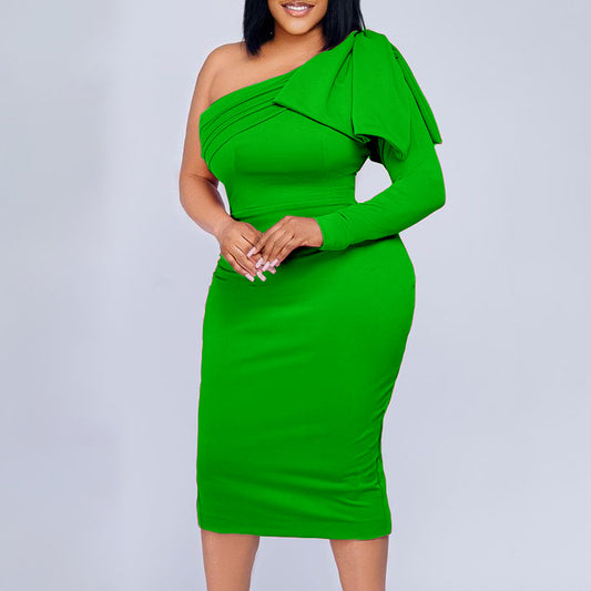 Robe asymétrique pour femmes ajustée avec drapés Chic und Stil