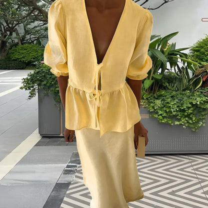 Chemisier femme avec décolleté en V profond et détails en volants Chic und Stil