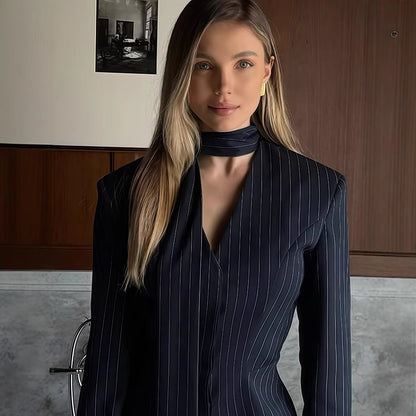 Dames Élégante blouse rayée avec décolleté en V flatteur et ceinture fine Chic und Stil