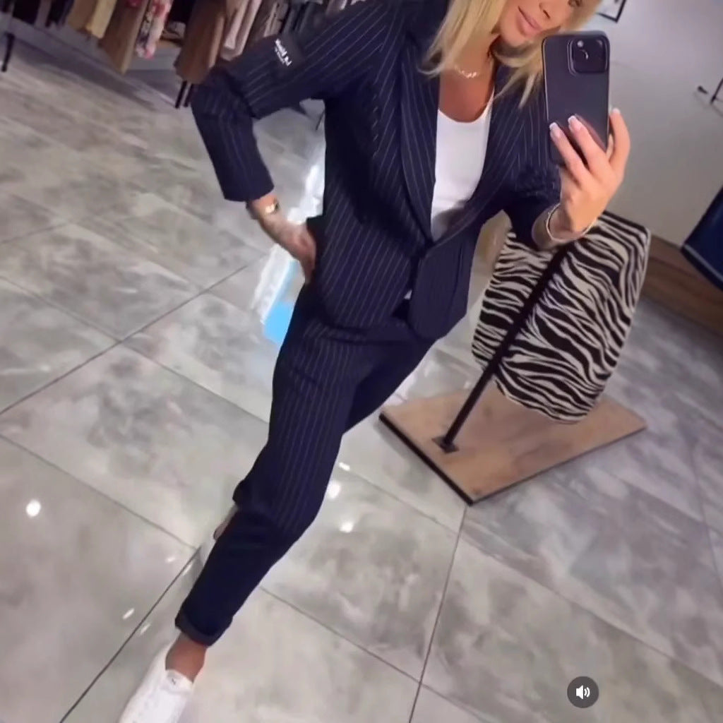 Dames Ensemble blazer-pantalon élégant avec de fines rayures Chic und Stil