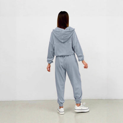Women's Elegant Sports Set in Hoodie and Jogging Pants Chic and Style