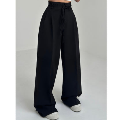 Loose chino pants for women with fitted belt Chic and Style