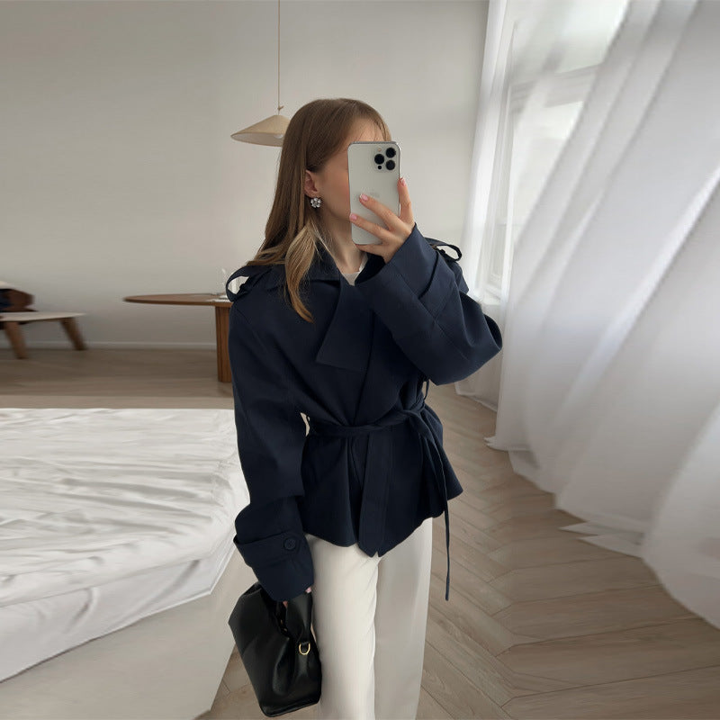 Dames Élégante trench-coat oversize avec ceinture et manches structurées Chic und Stil