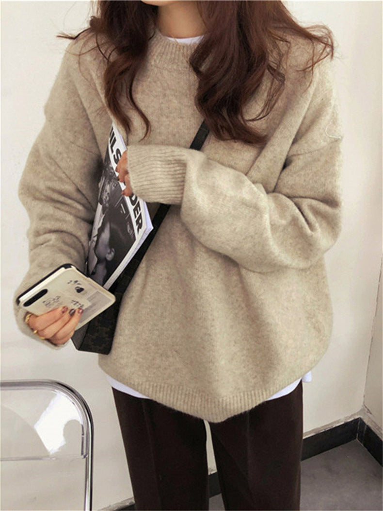 Oversized knitted pullover for women with a soft material and a relaxed fit Chic and Style