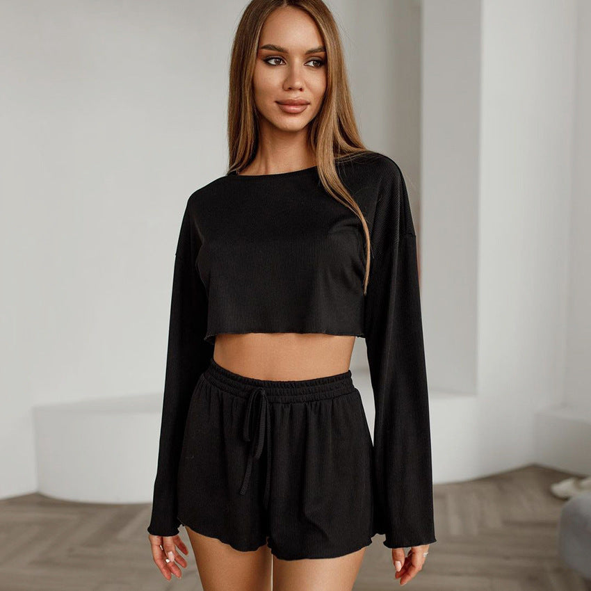 Ensemble lounge décontracté et moderne pour femmes avec haut court et shorts Chic und Stil