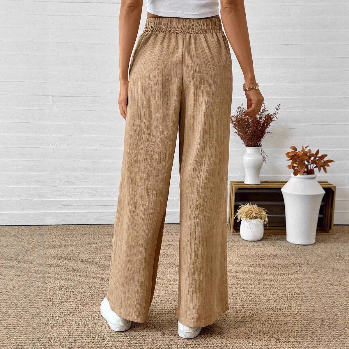 Wide pleated pants for women with elastic waistband and side pockets Chic and Style