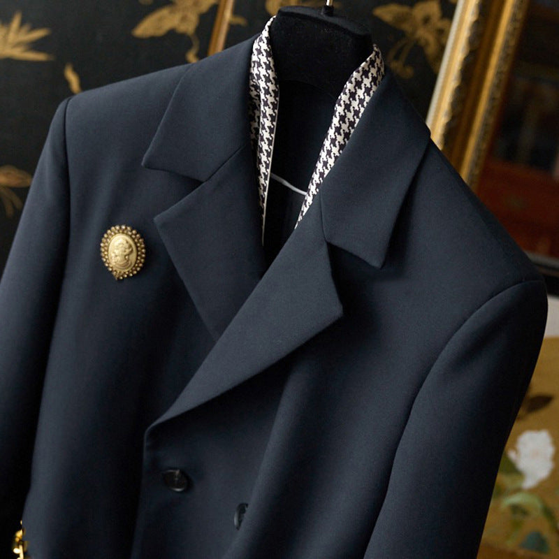 Blazer ajusté pour femmes à double bouton avec chaîne décorative Chic und Stil