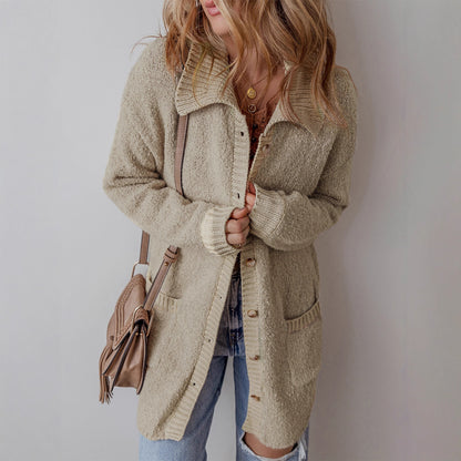 Dames gros pull-over avec poches pratiques et col contrasté Chic und Stil