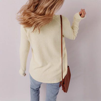 Pull Henley décontracté pour femmes en matériau texturé Chic und Stil