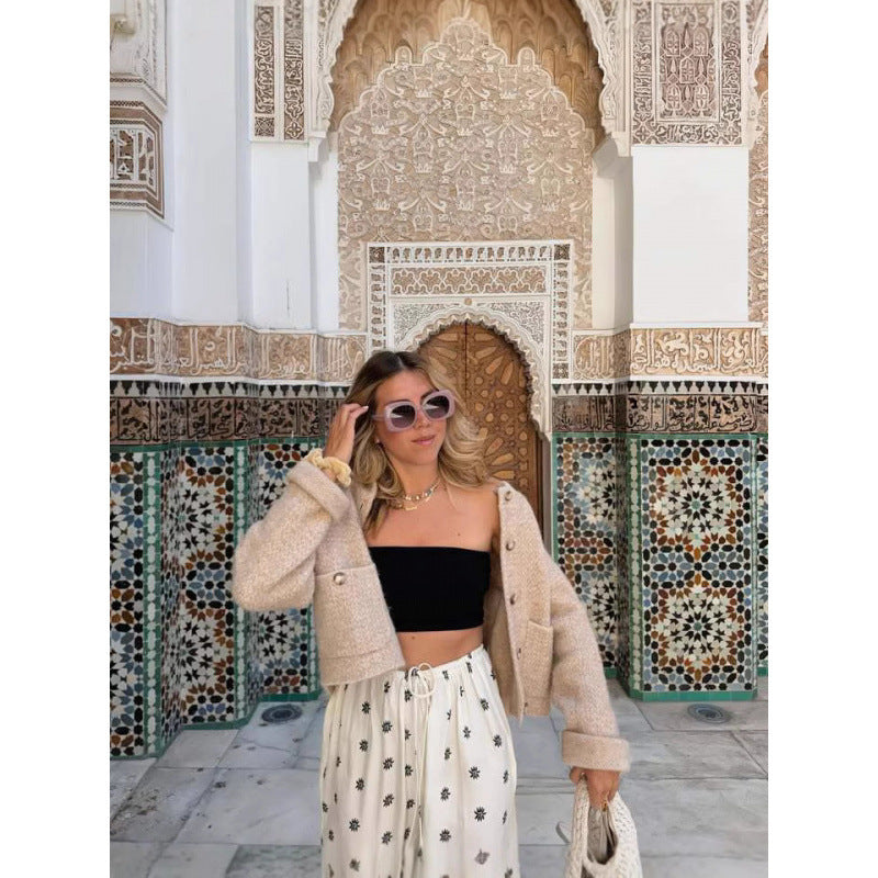 Casual flared pants for women with trendy print Chic und Stil