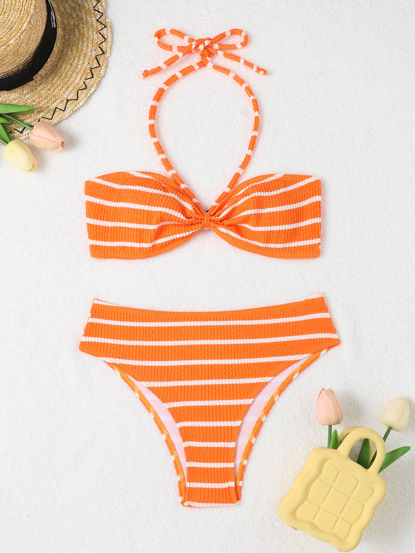 High-waisted bikini set for women with a refined bandeau top and an elegant bow detail Chic und Stil
