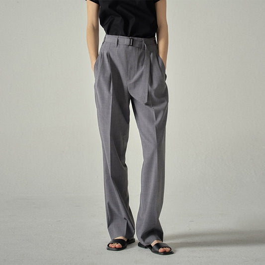 Elegant and widely cut women's suit pants with open side pockets Chic and Style