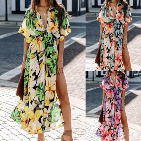 Robe maxi en fleurs à encolure habillée avec fente et ceinture Chic und Stil