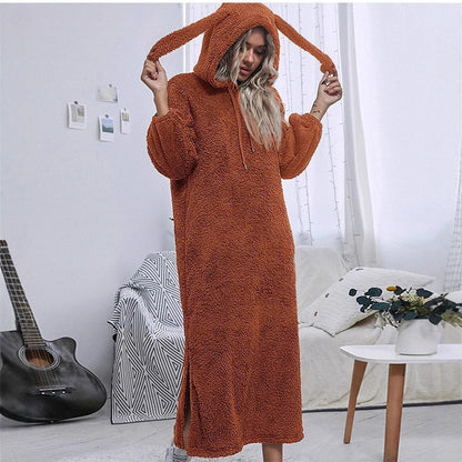 Femme Robe à capuche en polaire floue avec oreilles et fentes latérales Chic und Stil