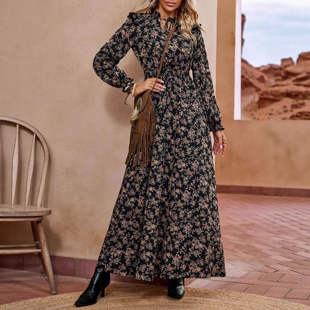 Robe maxi femme avec une coupe flatteuse et des détails floraux Chic und Stil