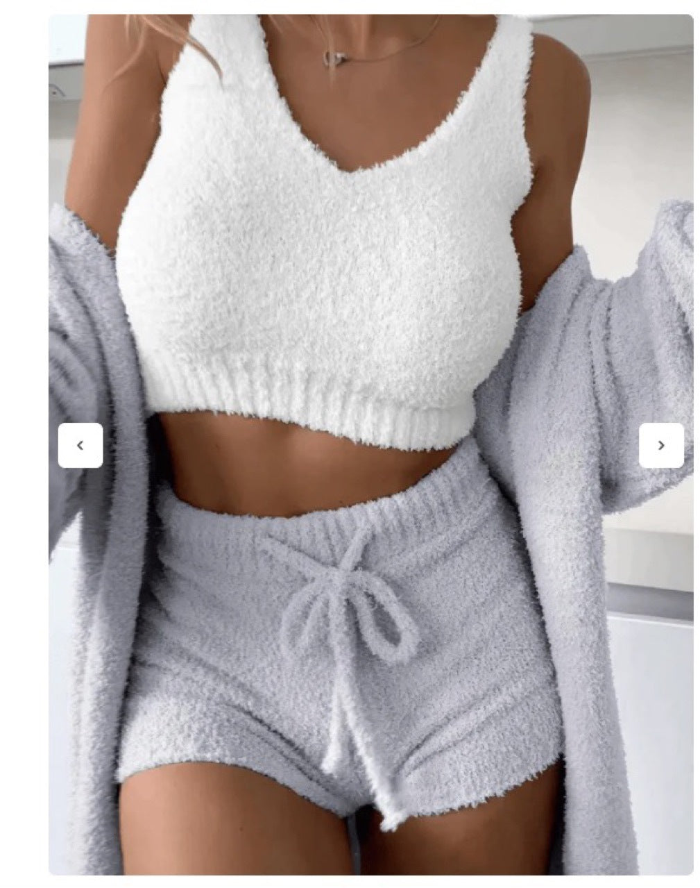 Femmes ensemble lounge douillet avec crop top et shorts Chic und Stil