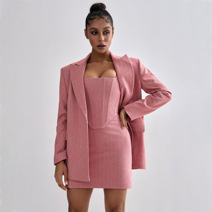 Ensemble blazer-robe pour femmes avec un haut ajusté et une coupe élégante Chic und Stil