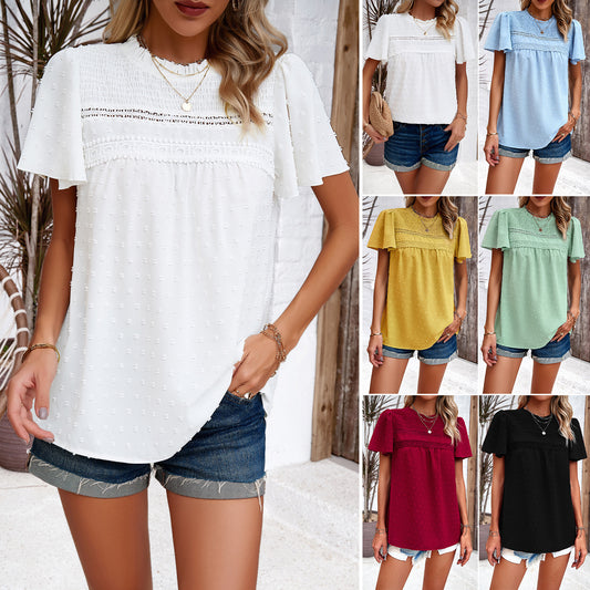 Lightweight women's blouse with ruffle details and a fine texture Chic und Stil