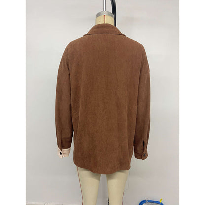 Chemise en velours côtelé pour femmes avec un design de blocs de couleurs à la mode et un caractère sportif Chic und Stil