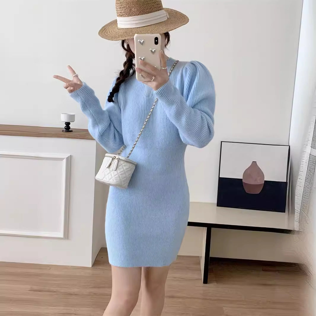 Robe en tricot élégante pour femmes avec silhouette ajustée et manches bouffantes Chic und Stil