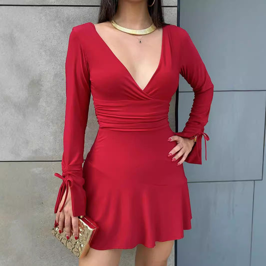 Robe portefeuille pour femmes avec des manches longues et des détails de laçage élégants Chic und Stil