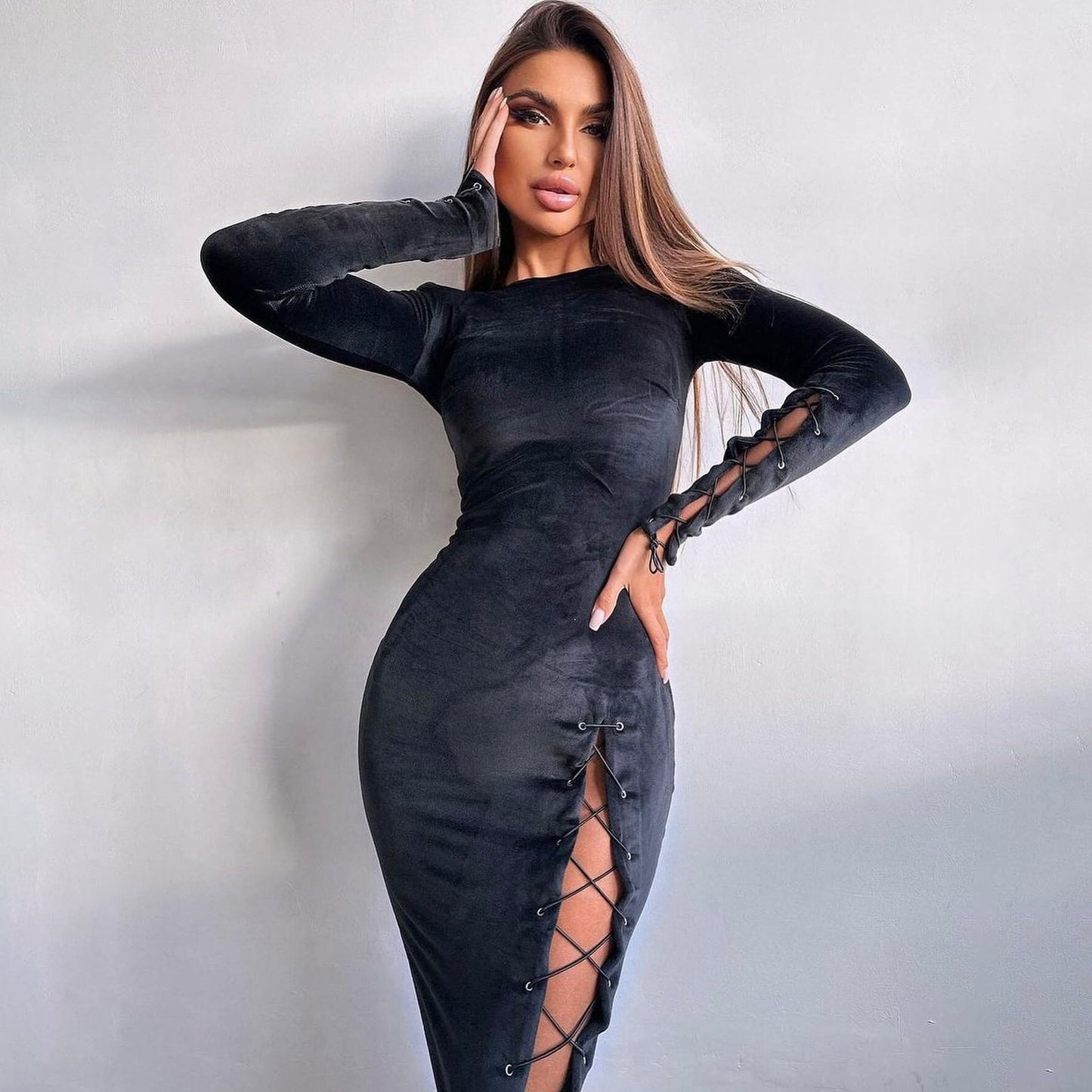 Robe maxi pour femmes avec des détails de lacets raffinés et une coupe ajustée Chic und Stil
