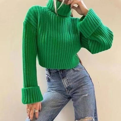 Pull-over court pour femmes avec col haut et coupe asymétrique Chic und Stil