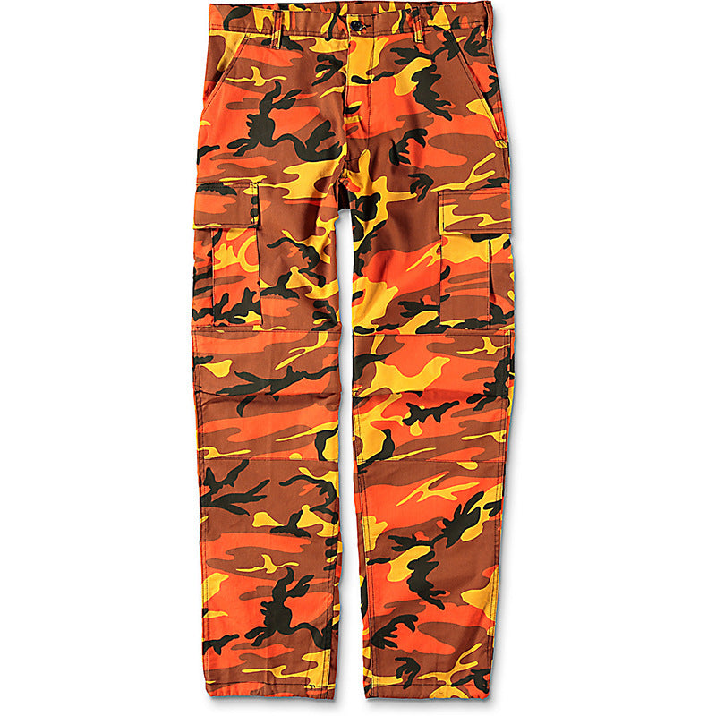 Men's cargo pants with modern camouflage design Chic und Stil