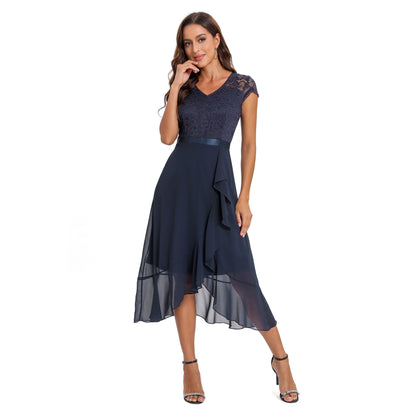 Robe élégante avec superposition en dentelle pour dames Chic und Stil