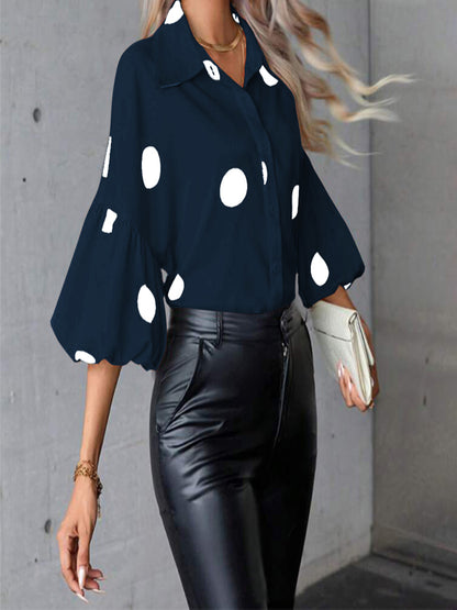 Chemisier pour femmes avec un motif de points sur toute la surface et des manches volumineuses Chic und Stil