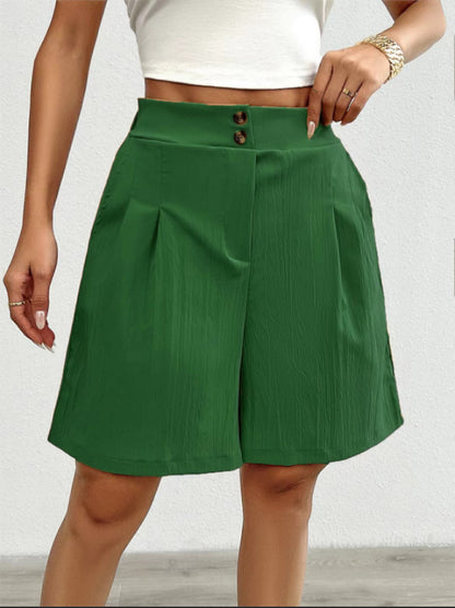 High-waisted satin shorts for women with double button closure and pleats Chic und Stil