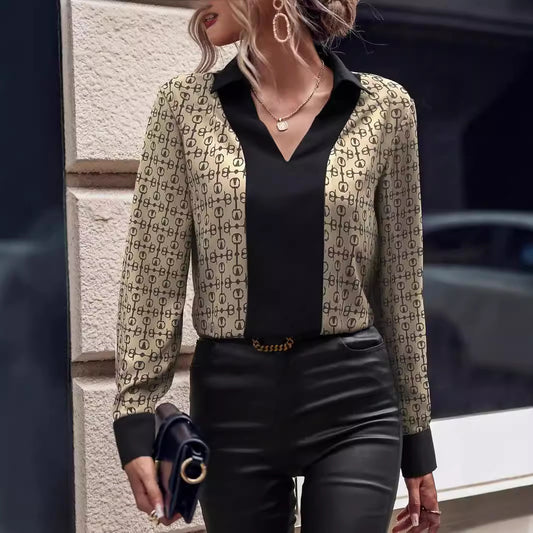 Blouse pour femmes avec un mélange de motifs moderne et un élégant décolleté en V Chic und Stil