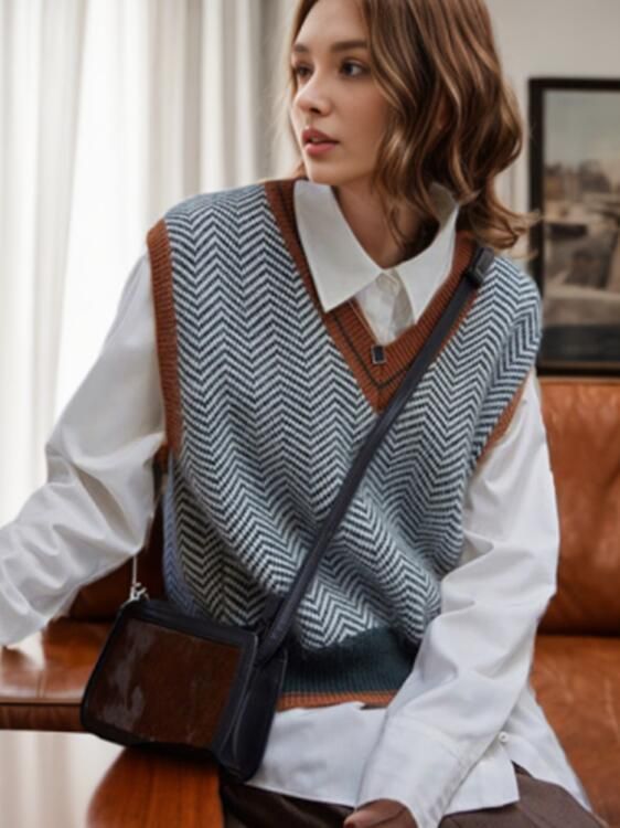 Pull en tricot pour femmes avec décolleté en V et motif zigzag moderne Chic und Stil