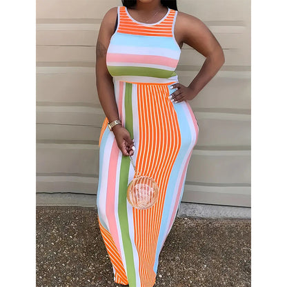 Robe maxi pour dames avec un design à rayures colorées et une coupe cintrée Chic und Stil