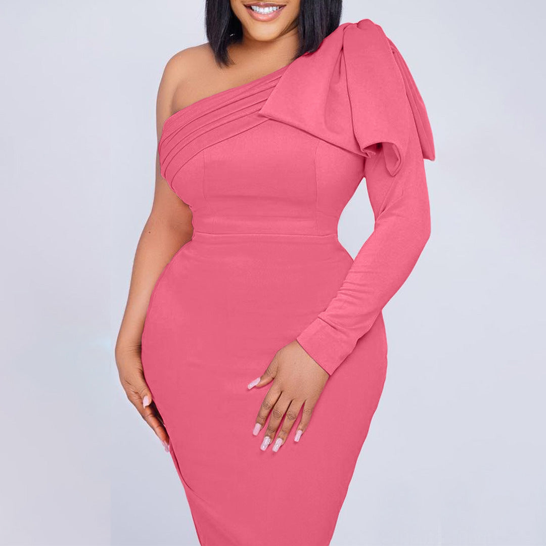 Robe asymétrique pour femmes ajustée avec drapés Chic und Stil