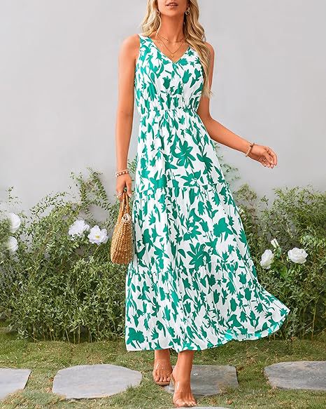 Robe maxi femme avec des appliques florales et des bretelles étroites Chic und Stil