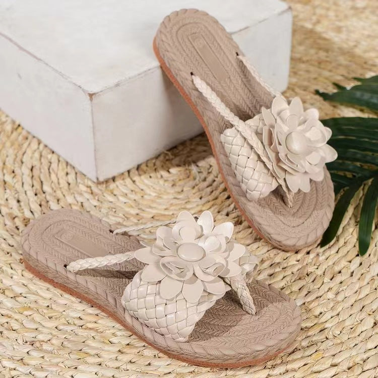 Ladies' heeled sandals adorned with flowers and natural fiber sole Chic and Style