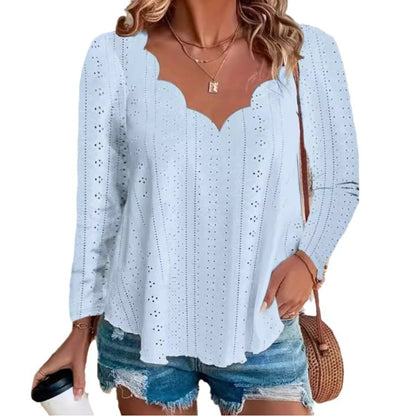 Chemisier léger pour femmes avec un motif aéré moderne et un décolleté élégant Chic und Stil