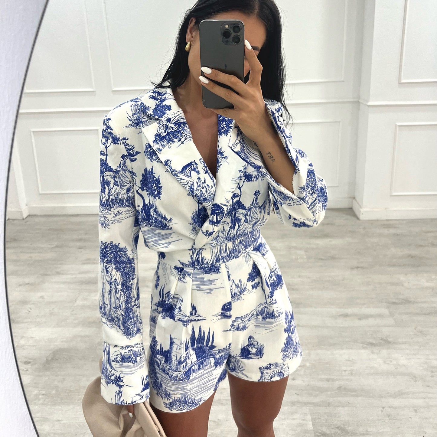 Dames Chiffon Jumpsuit avec motif botanique et coupe ajustée Chic und Stil