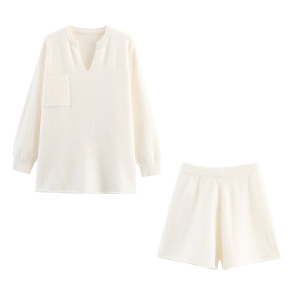 Dames ensemble confortable deux pièces avec décolleté en V et poche poitrine Chic und Stil