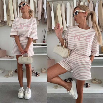 Ensemble de shorts à rayures pour dames avec coupe oversize tendance Chic und Stil