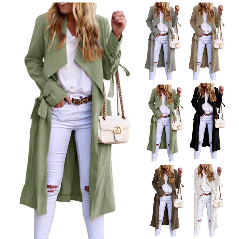 Fluid trench coat for women with tie belt and large collar Chic and Style