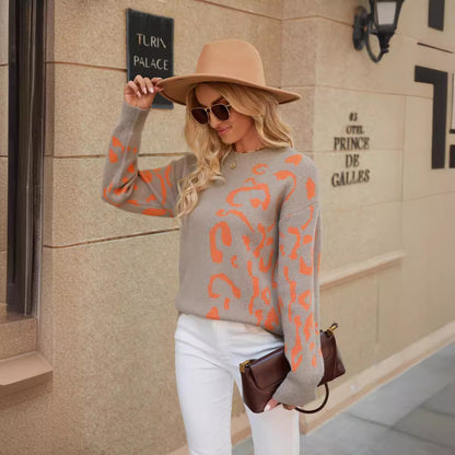 Animal print knitted sweater for women with a casual fit Chic und Stil