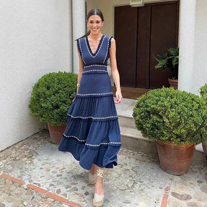Robe maxi femme avec un élégant décolleté en V et des détails en volants Chic und Stil