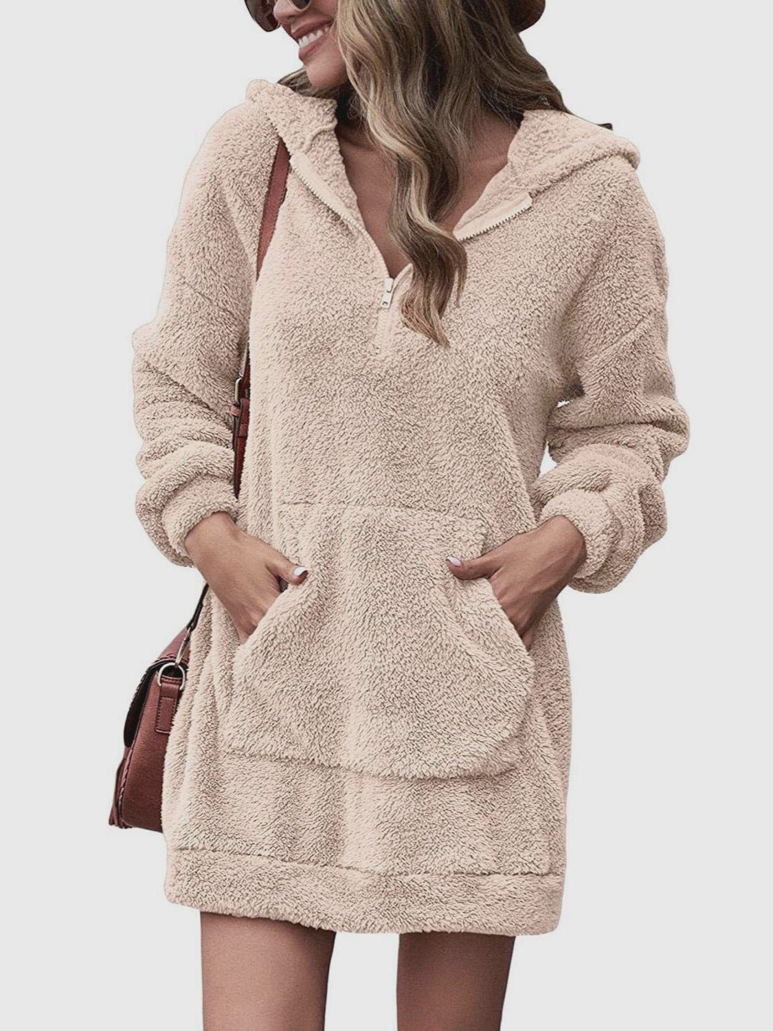 Robe hoodie douillette pour femmes avec poches pratiques et fermeture éclair mi-haute Chic und Stil