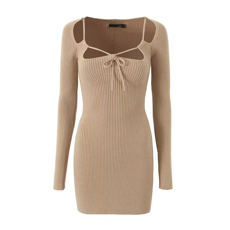 Robe ajustée à côtes pour femme avec des détails découpés et des manches longues Chic und Stil