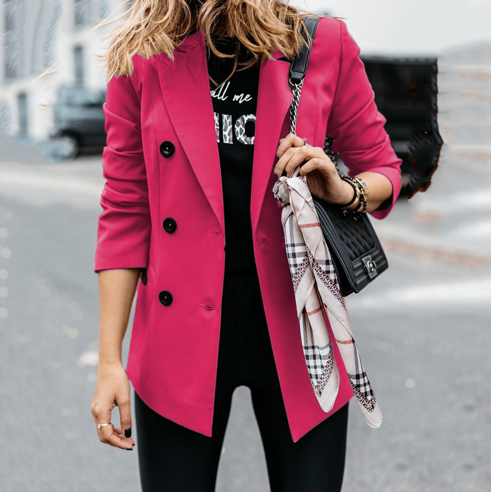 Blazer double boutonnage tendance pour femmes avec silhouette élancée et poches pratiques Chic und Stil