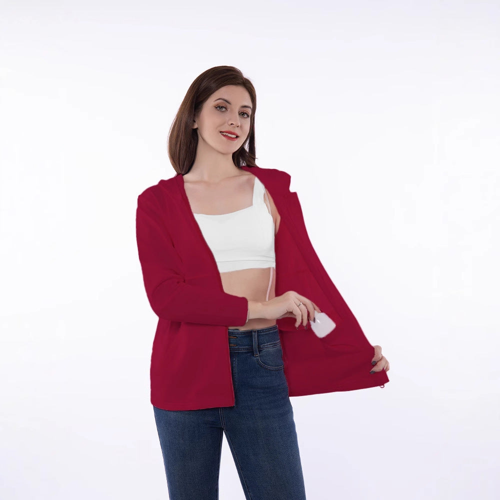 Veste à capuche zippée décontractée pour femmes avec poches fonctionnelles et composition de tissu respirant Chic und Stil