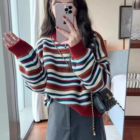 Pull en maille rayé pour femme avec une coupe ample et des détails modernes Chic und Stil